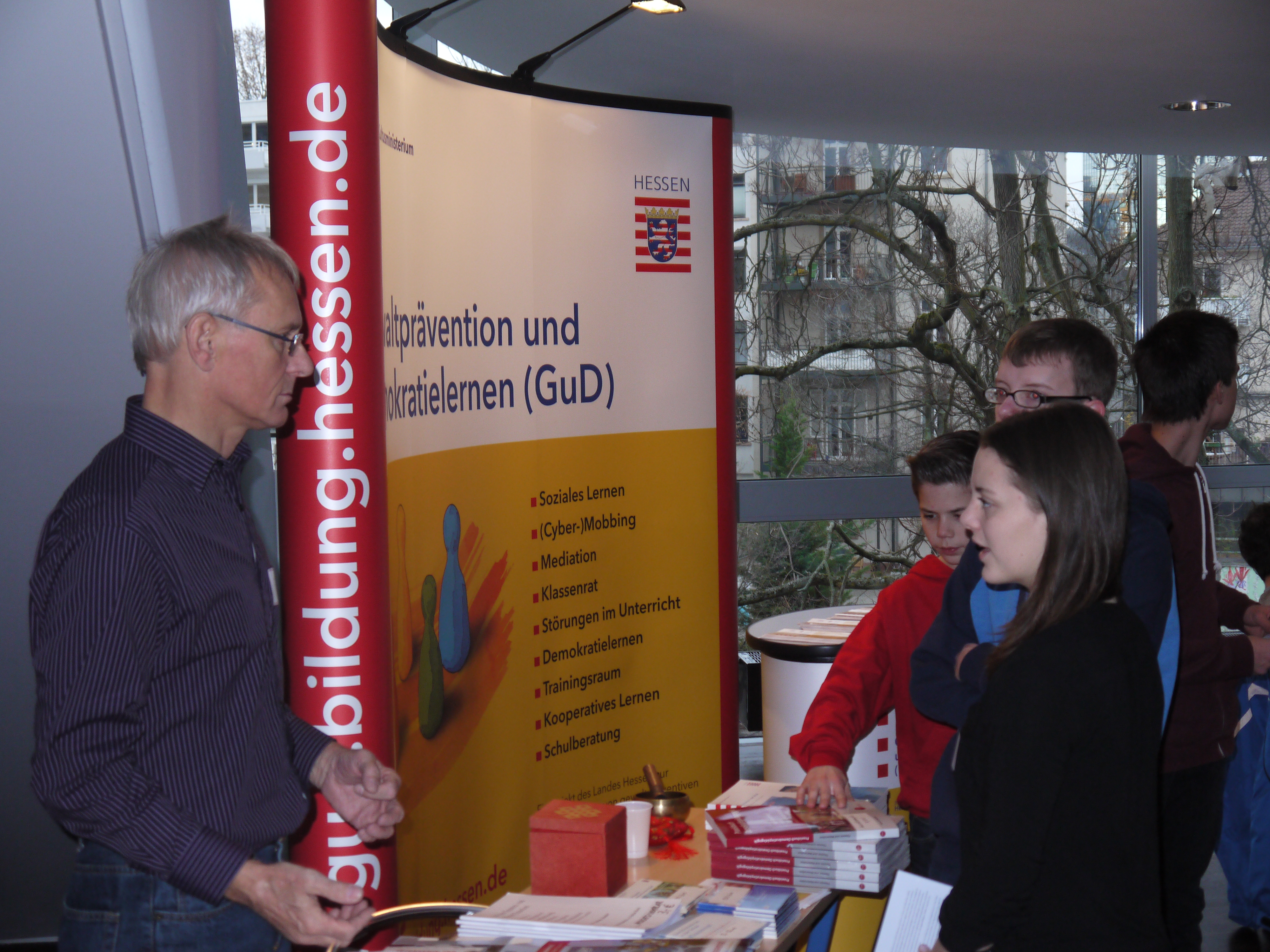 Bericht vom 5. Hessischen Demokratietag "Kinder- und Jugendrechte mitWirkung" am 30.11.2012 in Frankfurt