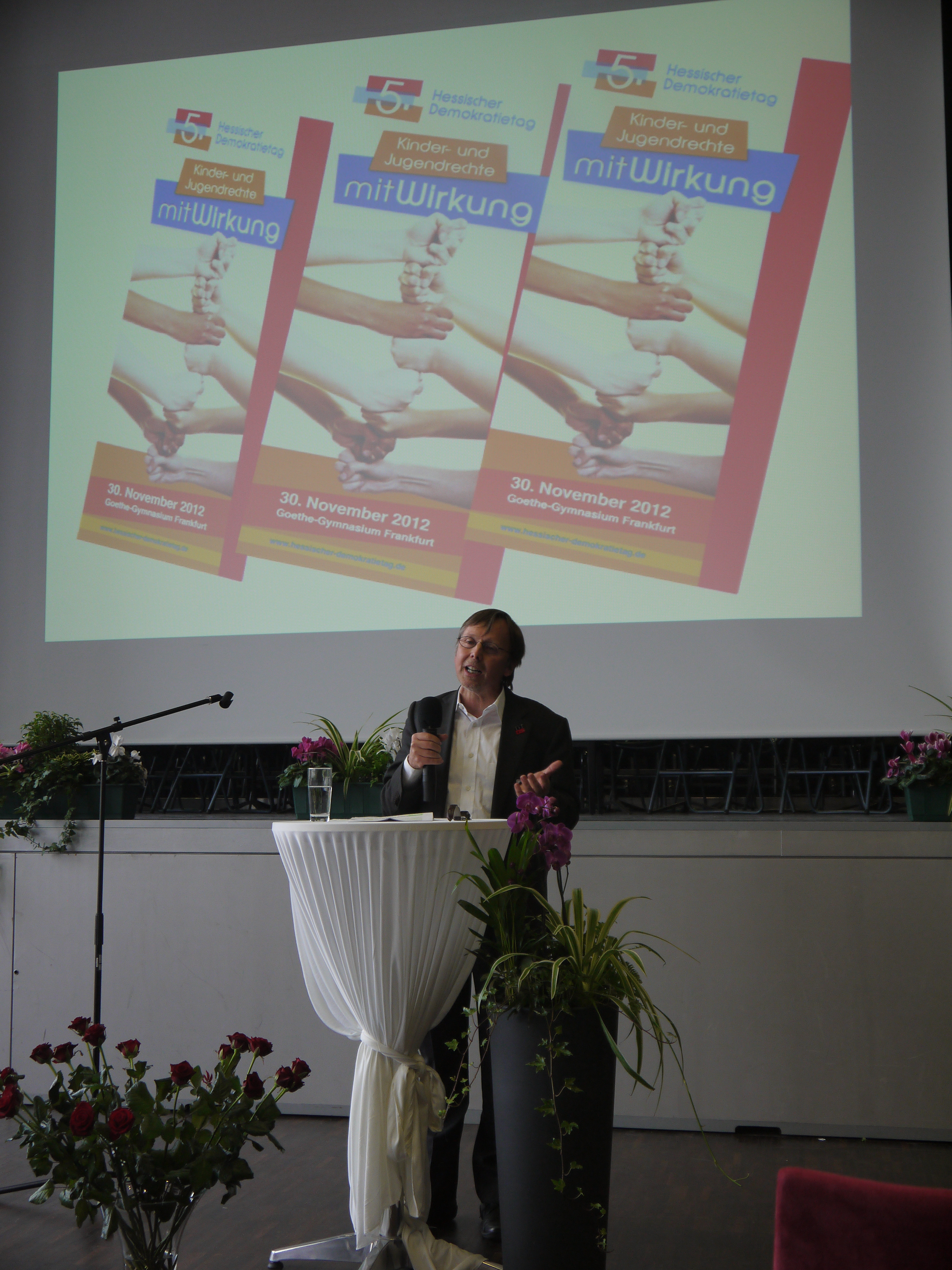 Bericht vom 5. Hessischen Demokratietag "Kinder- und Jugendrechte mitWirkung" am 30.11.2012 in Frankfurt